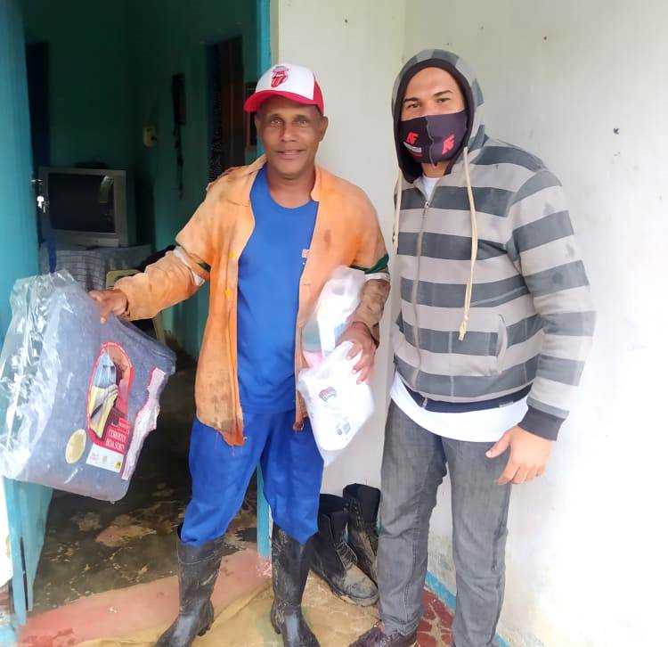 Camacã: Secretaria de Assistência Social faz entrega de agasalhos
